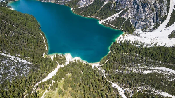 Εναέρια Άποψη Του Κρυστάλλου Σαφές Λίμνη Λίμνη Braies — Φωτογραφία Αρχείου