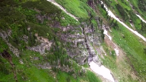Вид Воздуха Водопад Высоко Альпийских Горах Австрия — стоковое видео