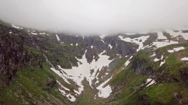 アルプス山脈の高山峡谷の鳥の目のビュー オーストリア — ストック動画