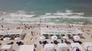 Demir bağlantı noktası, Ukrayna - 30 Haziran 2018: plaj ve deniz lüks rekreasyon alanının havadan görünümü