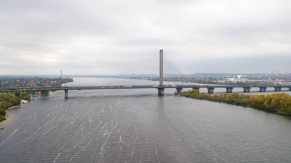 Kiev Deki Dinyeper Nehri Üzerindeki Köprünün Hava Görüntüsü — Stok fotoğraf