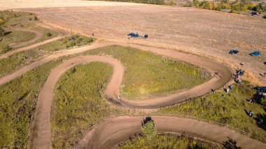 Yarış olacak motocross parça havadan görünümü.