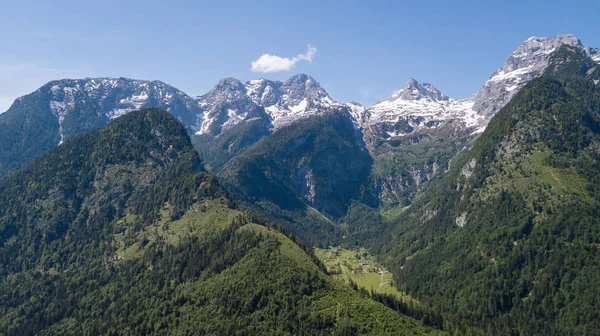 Veduta Aerea Della Catena Montuosa Con Neve Sulle Montagne Alpine — Foto Stock