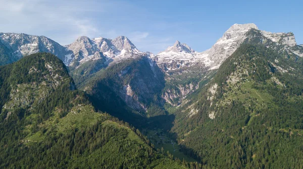 Veduta Aerea Della Catena Montuosa Con Neve Sulle Montagne Alpine — Foto Stock