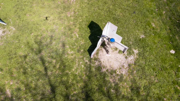 Luchtfoto Van Een Riviertje Met Kerk — Stockfoto