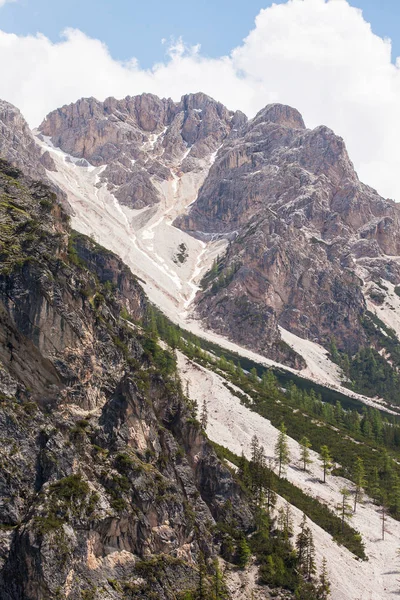 Селю Снігом Високі Альпійських Гір — стокове фото