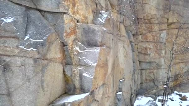 Rotsen Korostyshevskogo Granite Quarry Tijdens Winter Sneeuwval Zjytomyr Regio Oekraïne — Stockvideo