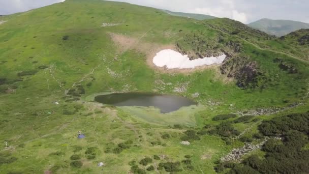 Flygfoto Över Den Highland Sjön Nesamovyte Karpaterna Ukraina — Stockvideo