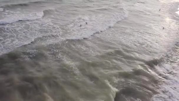 Vista Aérea Litoral Com Praia Mar Com Ondas — Vídeo de Stock