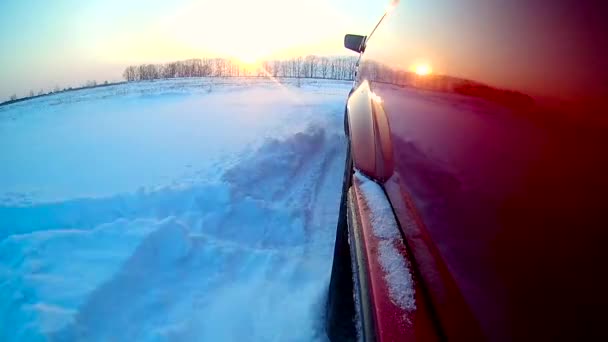 Kameran Vänsterkanten Bilen Som Driver Omkring Snön Vintern — Stockvideo