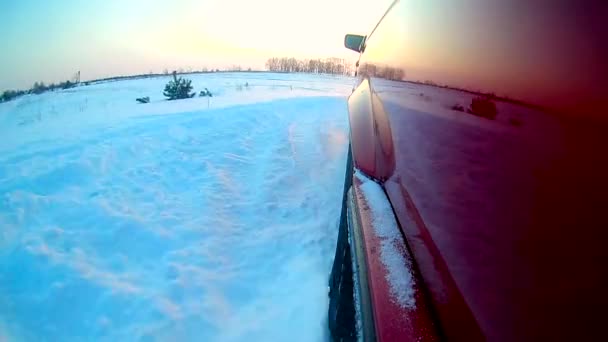 Kameran Vänsterkanten Bilen Som Driver Omkring Snön Vintern — Stockvideo