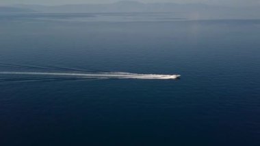 Hava - deniz powerboat yelken görüntülemek