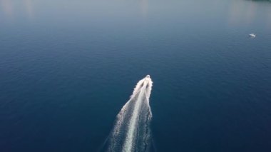 Hava - deniz powerboat yelken görüntülemek