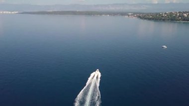 Hava - deniz powerboat yelken görüntülemek