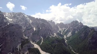 Büyük taş dağ Alpleri'nde havadan görünümü