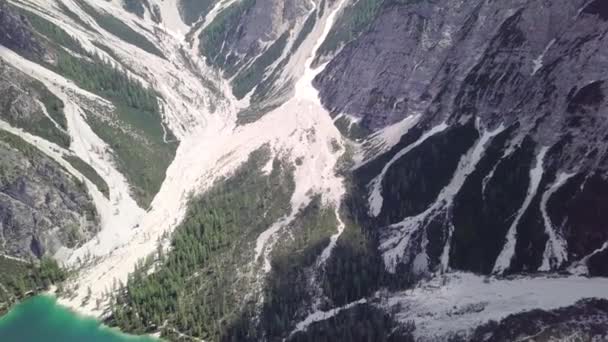 Vista Aérea Del Flujo Lodo Con Nieve Alta Las Montañas — Vídeos de Stock