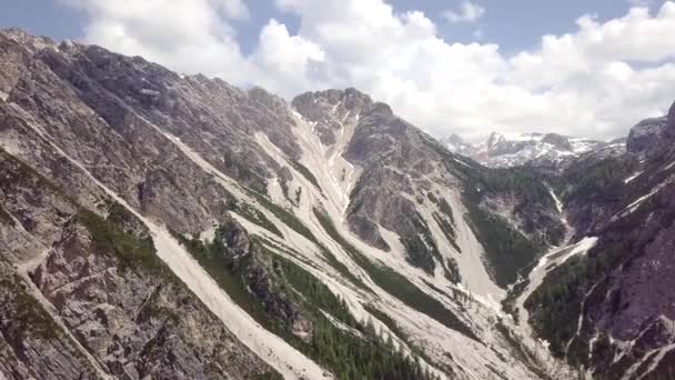 Widok Lotu Ptaka Śniegiem Wysoko Alpejskich Górach — Wideo stockowe