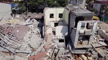 Şehrin Chernomorsk, Ukrayna'nın toprak kayması sonuçları havadan görünümü