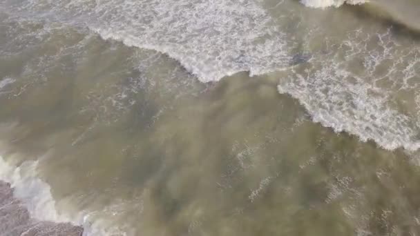 Luftaufnahme Der Küste Mit Strand Und Meer Mit Wellen — Stockvideo