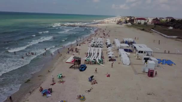 าเร อเหล เครน นายน 2018 มมองทางอากาศของพ อนท หราบนชายหาดและทะเล — วีดีโอสต็อก