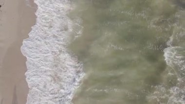 Demir bağlantı noktası, Ukrayna - 30 Haziran 2018: plaj ve deniz lüks rekreasyon alanının havadan görünümü.