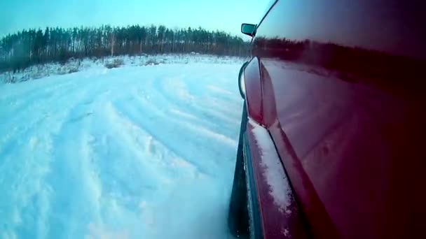 Kameran Vänsterkanten Bilen Som Driver Omkring Snön Vintern — Stockvideo