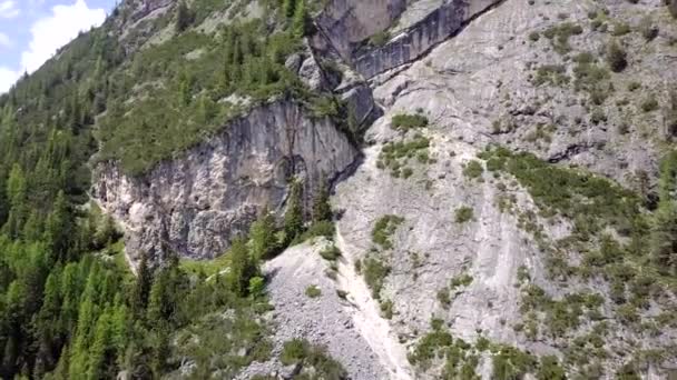 Vista Aérea Das Grandes Montanhas Pedra Nos Alpes — Vídeo de Stock