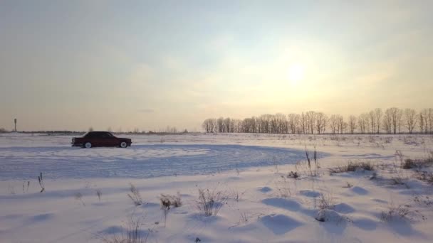 Kiev Ukrajna 2018 Október Piros Retro Autó Drift Egy Mező — Stock videók