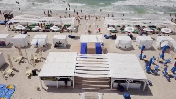 Luftaufnahme Eines Luxuriösen Erholungsgebiets Strand Und Meer — Stockvideo