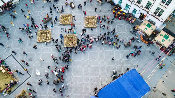 Zhytomyr Ucraina Aprile 2018 Gente Celebra Pasqua Nella Piazza Centrale — Foto Stock