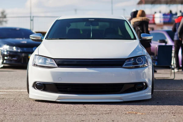 Devant Une Voiture Sport Avec Phares Près — Photo