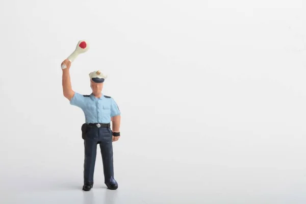 Verkehrspolizist Miniaturformat Überwacht Und Lenkt Den Stadtverkehr — Stockfoto