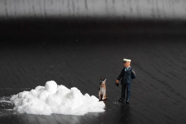 Αστυνομικός Policedog Κάποια Άσπρη Σκόνη — Φωτογραφία Αρχείου
