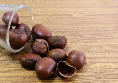 Gıda ve mutfağı, geleneksel kavrulmuş kestane yüksek C vitamini ve piridoksin, folat, Riboflavin, tiamin Vitamin B.