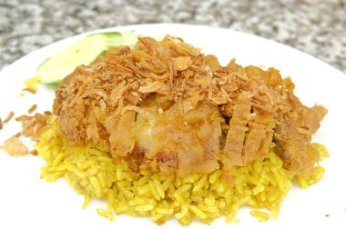 Mutfağı ve yemek, tavuk Biryani veya Basmati pilav tavuk ve baharat ile terbiyeli. Biri en popüler tabakta Wolrd.