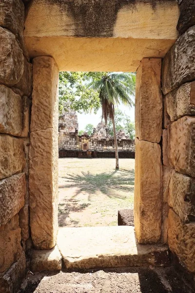 Prasat Sdok Kok Thom Historical Park Thailand Looking Door Ancient — Stock Photo, Image
