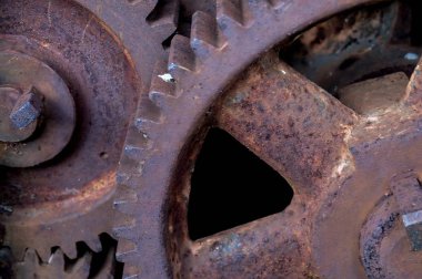 Endüstriyel kavramları, vintage endüstriyel steampunk dökme demir dişli veya cogwheels zincir dişli mobilya projesi için.