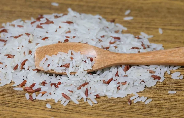 Keuken Eten Ongekookte Bruine Witte Jasmijn Lange Rijst Basmatirijst Thaise — Stockfoto