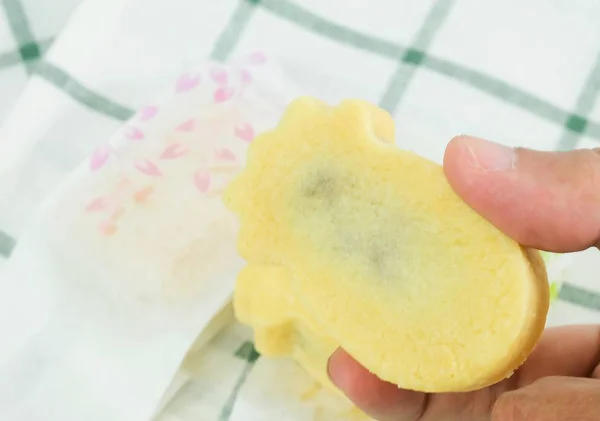 Makanan Penutup Dan Manis Tangan Memegang Pineapple Pie Taiwan Delicious — Stok Foto