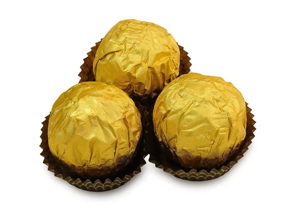 棕色圆形巧克力糖果在黄金包 — 图库照片