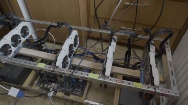 Ethereum Cryptocurrency araştırma teçhizat dört güçlü ekran kartları ile entegre