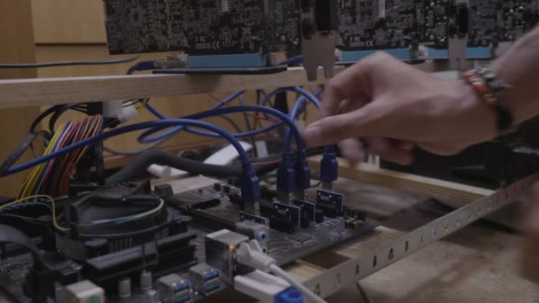 Programador Informático Ingeniero Solución Problemas Gpu Máquina Plataforma Minería Para — Vídeo de stock