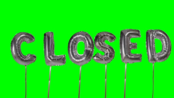 Parola chiusa da lettere di palloncino in argento elio galleggianti sullo schermo verde — Video Stock