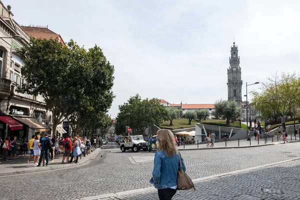 Porto Portugal Setembro 2018 Ruas Cidade Porto Fundo Torre Dos — Fotografia de Stock