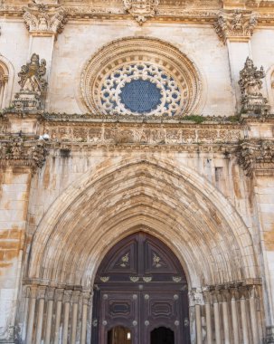 Alcobaca, Portekiz - 22 Eylül 2018: Ayrıntılar Alcobaca Leiria District, Portekiz Manastırı dış