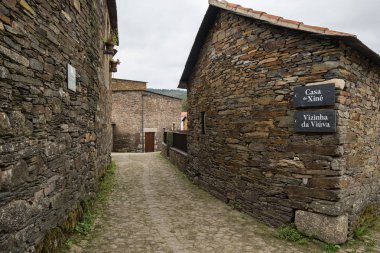 Quintandona, şist köyü