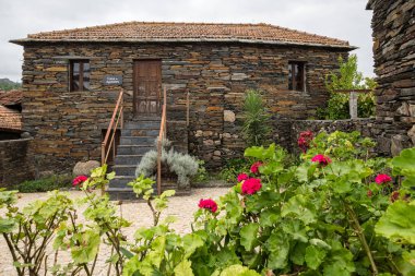 Quintandona, şist köyü