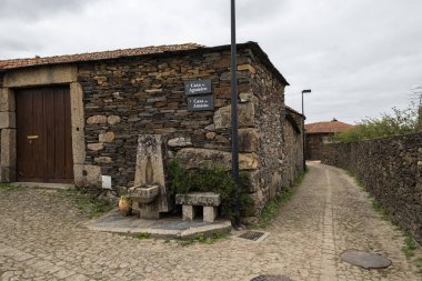 Quintandona, şist köyü