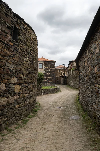 Quintandona, şist köyü