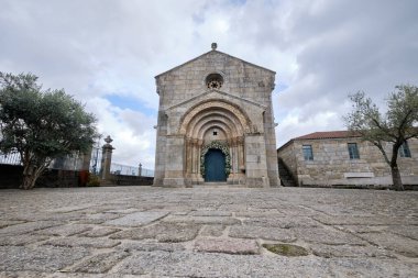 Felgueiras, Portekiz - Ekim 04, 2020: Roma rotası, S.Vicente de Sousa Kilisesi, Porto, Portekiz